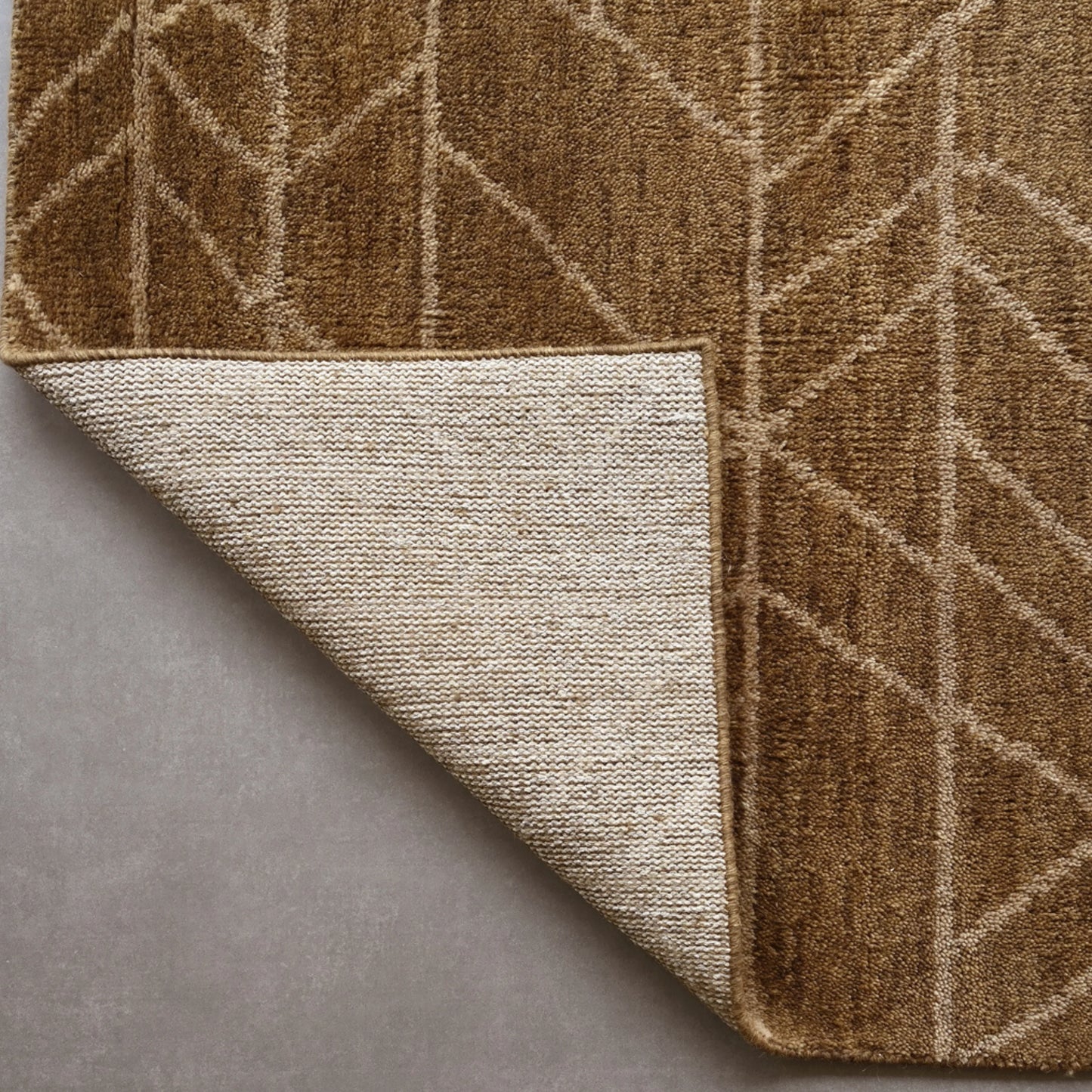 Twist Rug - Bark