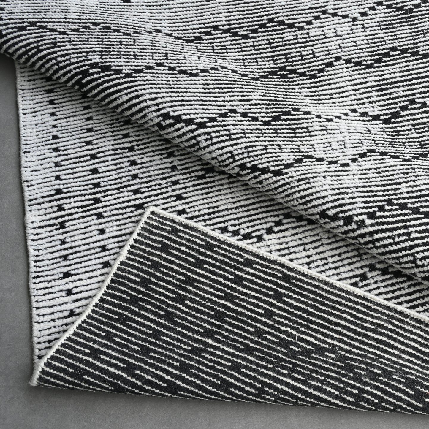 Wave Rug - Oyster